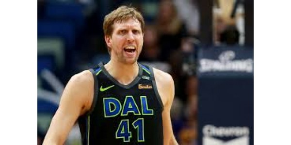 La espléndida noche de Dirk Nowitzki. La espléndida noche de Dirk Nowitzki.
